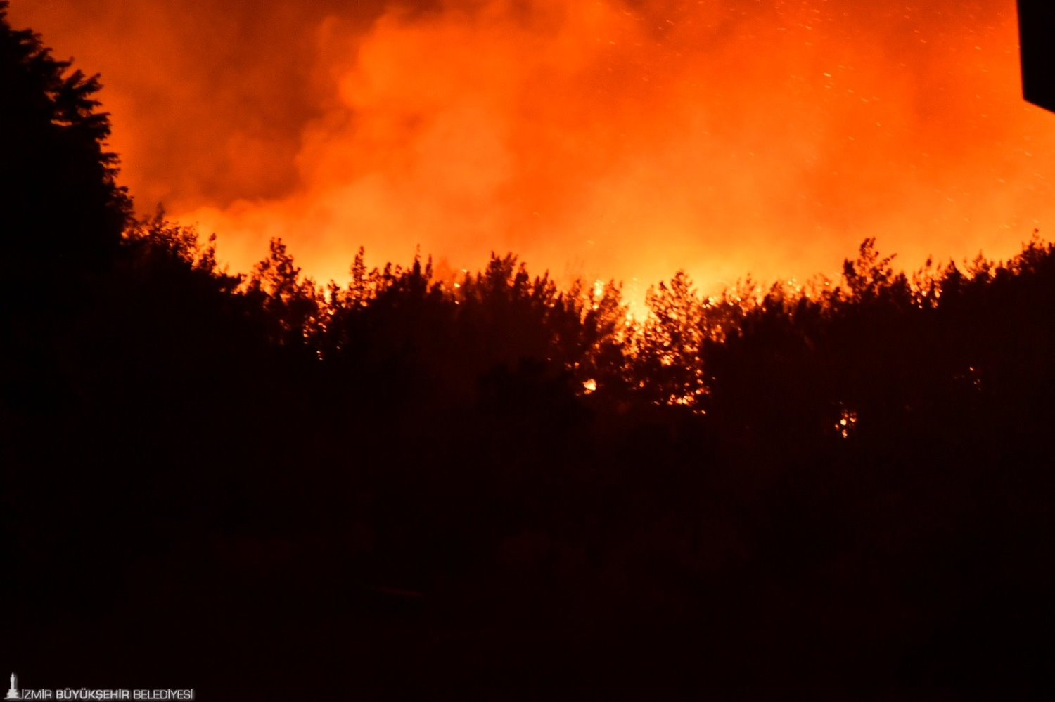 Seferihisar Mersin Alanı Mahallesi'ne itfaiyeden koruma kalkanı